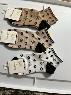 Women's Ankle Socks - Circle & Star Fashion  Patterned Socks. 3 pair Bundle NWT